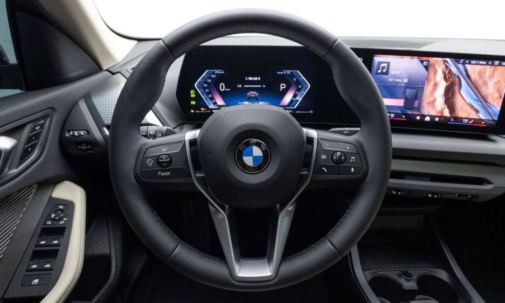 BMW 2-Series 220 M Sport Design, 2025