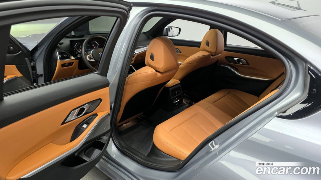 BMW 3-Series 320i M Sport, 2024