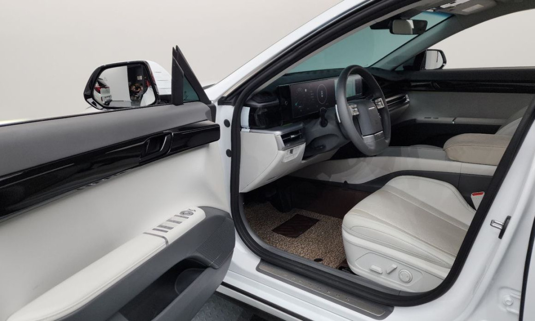Hyundai Grandeur 2,5 Gasoline 2WD, 2024