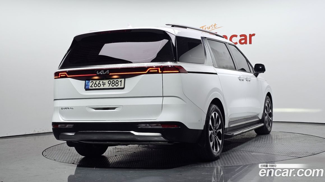 Kia Carnival 7-Seater Signature, 2023