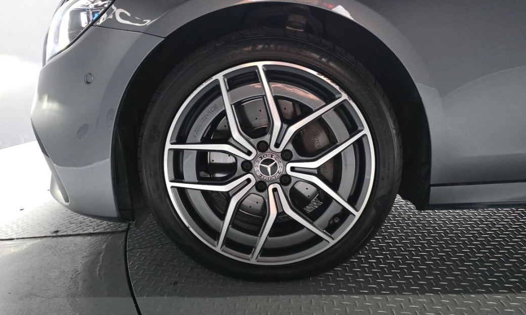 Mercedes-Benz E-Class E220d 4MATIC AMG Line, 2022