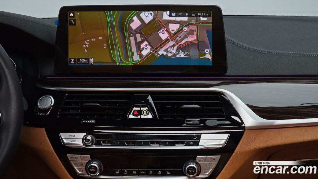 BMW 5-Series 520i Luxury, 2023