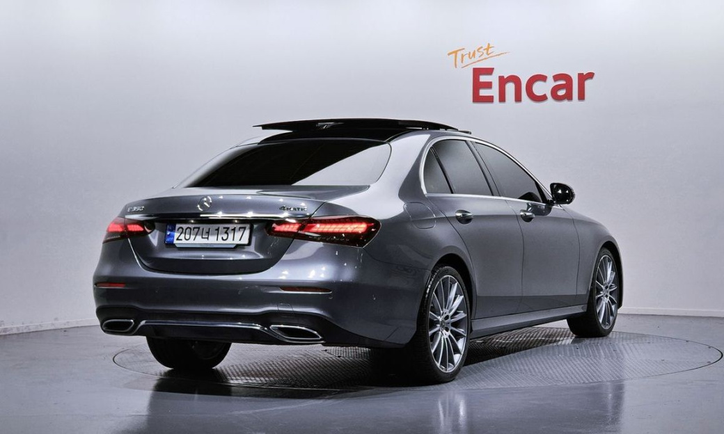 Mercedes-Benz E-Class E350 4MATIC AMG Line, 2022