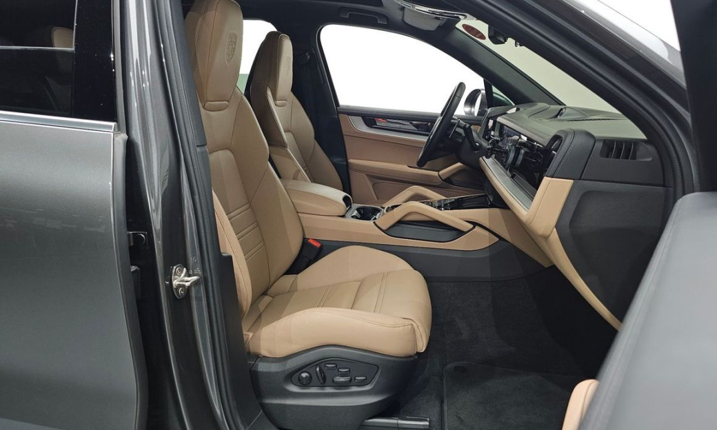 Porsche Cayenne 3.0, 2024