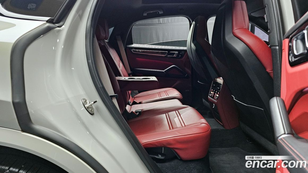 Porsche Cayenne 3.0 PLATINUM EDITION, 2022