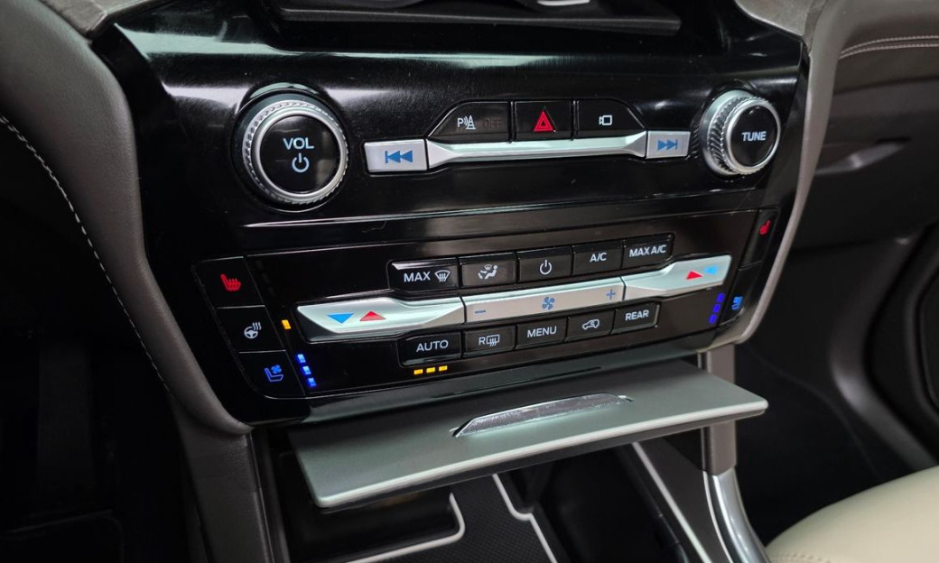 Ford Explorer 3.0 Platinum 4WD, 2022