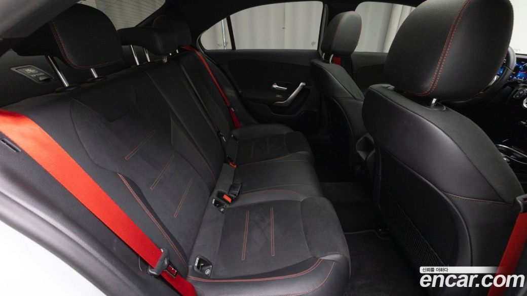 Mercedes-Benz A-Class AMG A35 4MATIC Sedan, 2021