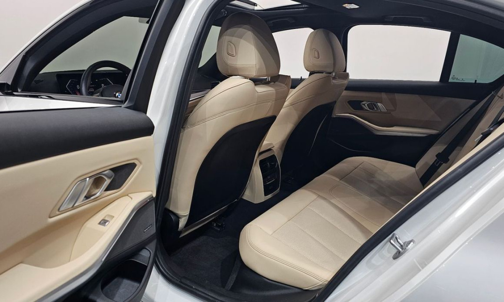 BMW 3-Series 320i M Sport, 2024