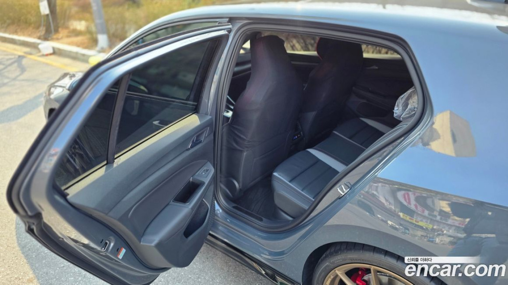 Volkswagen Golf 2.0 GTI, 2024