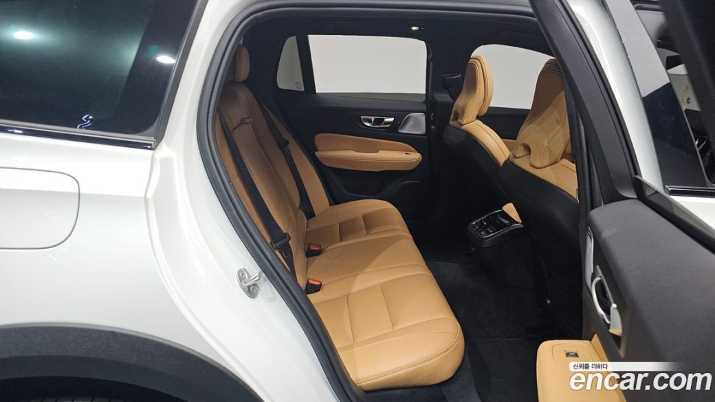 Volvo V60 B5 Ultimate AWD, 2024