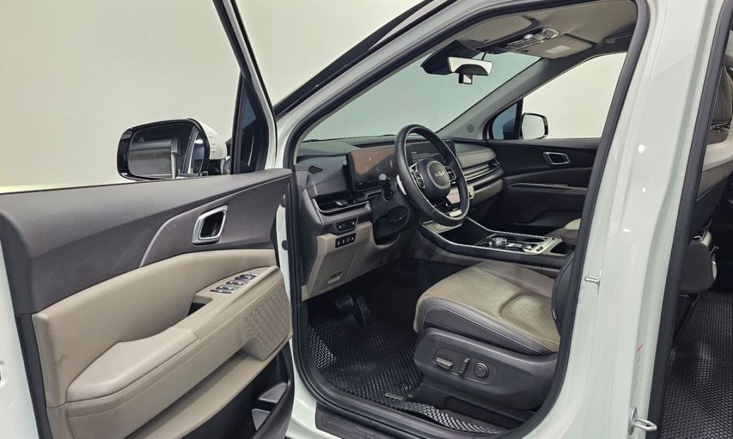 Kia Carnival 7-Seater Noblesse, 2025