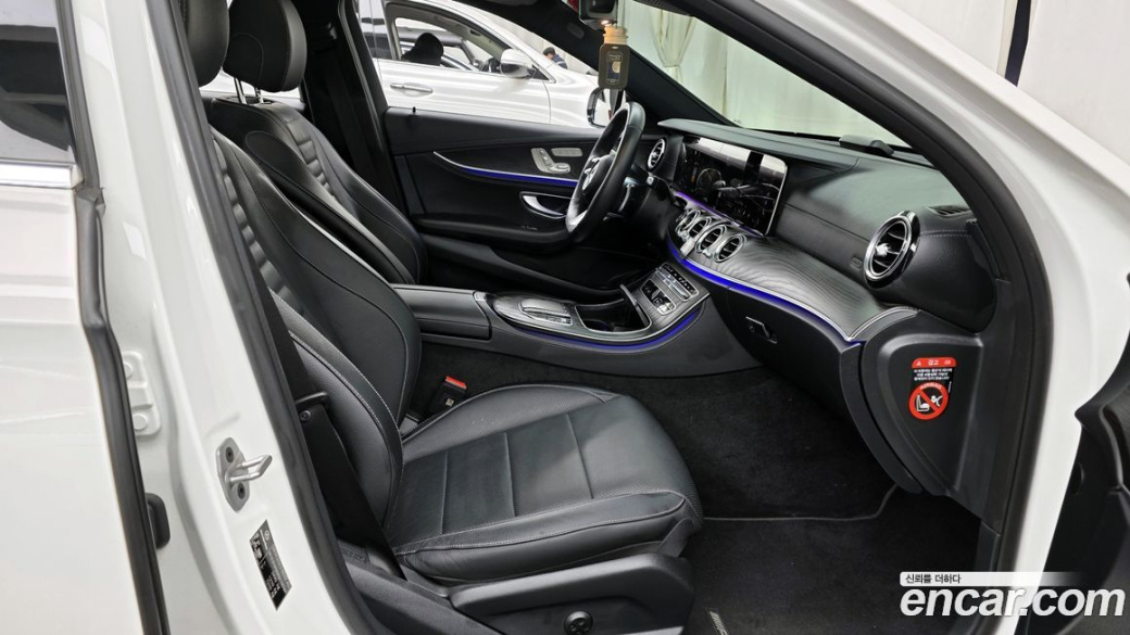 Mercedes-Benz E-Class E220d 4MATIC AMG Line, 2023