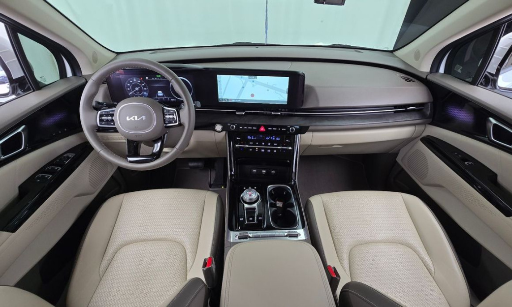 Kia Carnival 11-Seater Signature, 2023