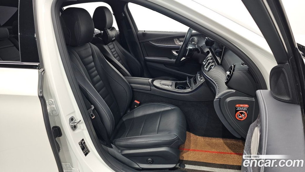 Mercedes-Benz E-Class E350 4MATIC AMG Line, 2023