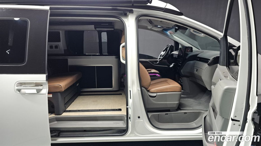 Hyundai Staria 2WD Camping Car, 2024