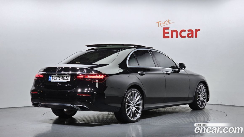 Mercedes-Benz E-Class E350 4MATIC AMG Line, 2021