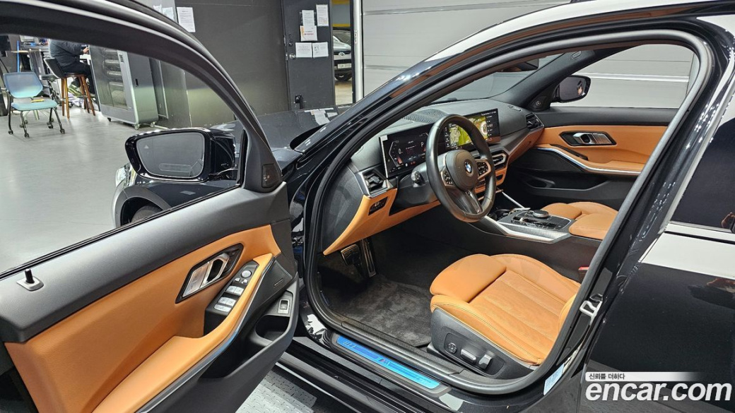 BMW 3-Series 320i M Sport, 2023