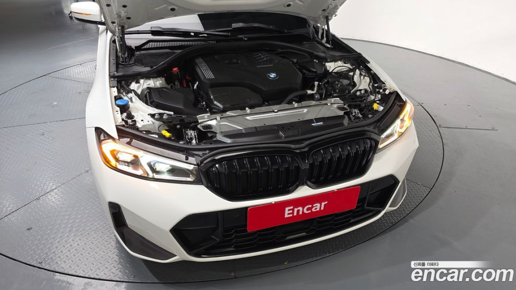 BMW 3-Series 320i M Sport, 2023