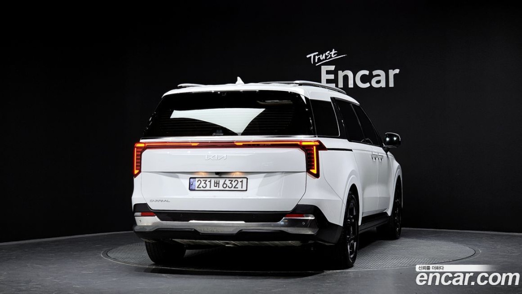 Kia Carnival 7-Seater Signature, 2024