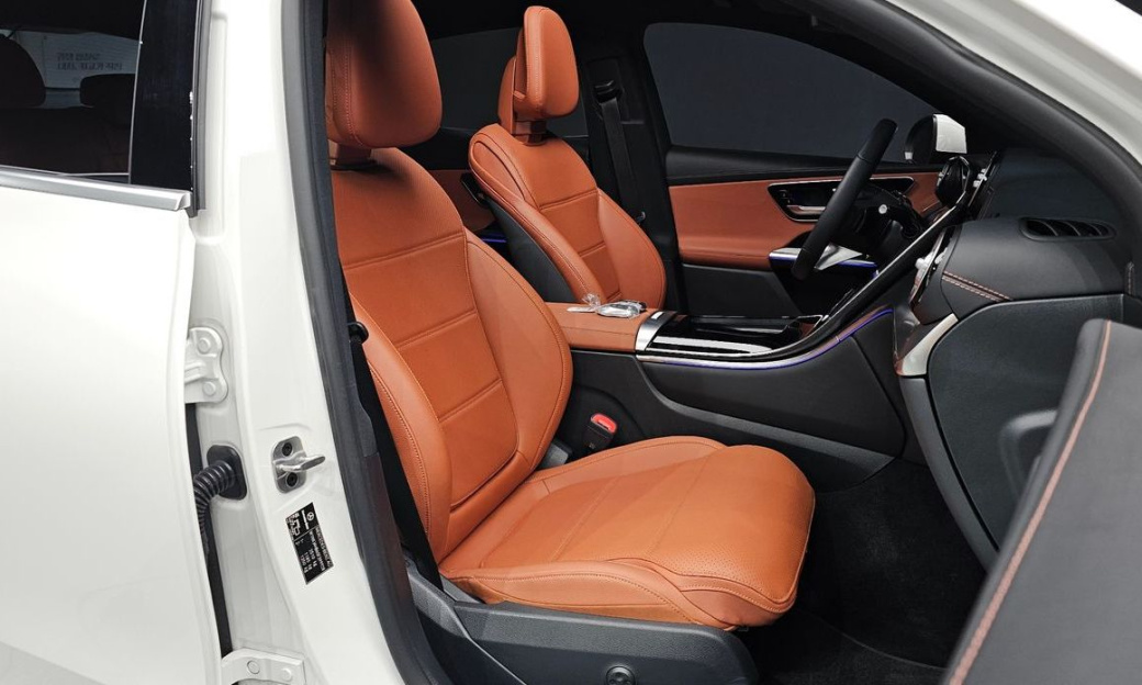Mercedes-Benz GLC-Class GLC300 4MATIC Avnatgarde Coupe, 2025