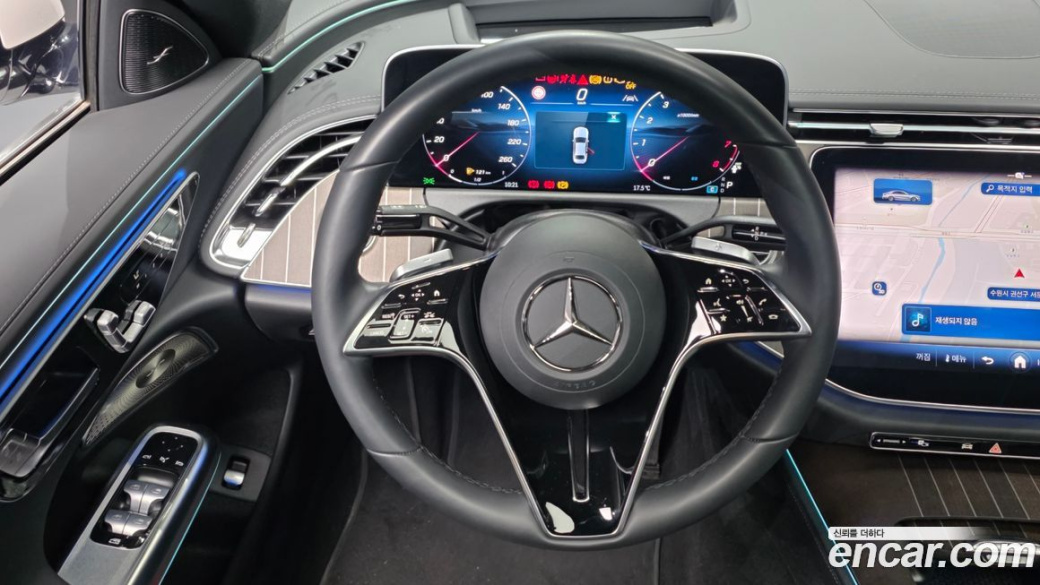 Mercedes-Benz E-Class E300 4MATIC Exclusive, 2025