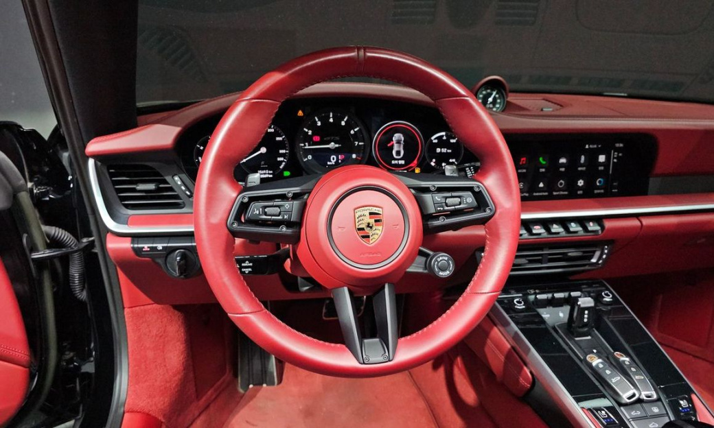 Porsche 911 Carrera 4 GTS, 2023