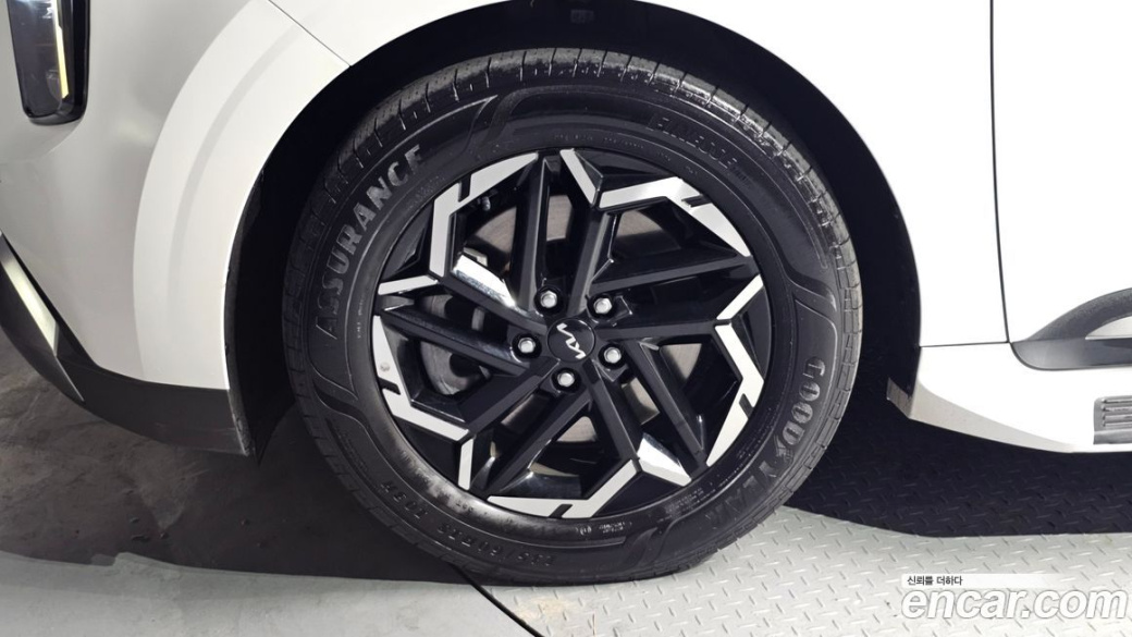 Kia Carnival 9-Seater Noblesse, 2024