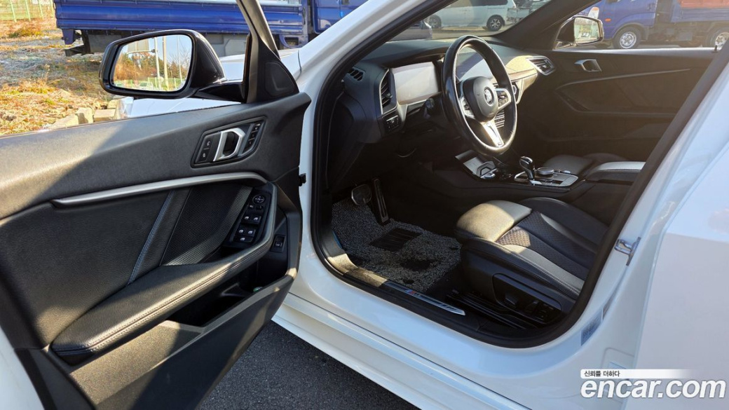 BMW 1-Series 120i M Sports, 2024