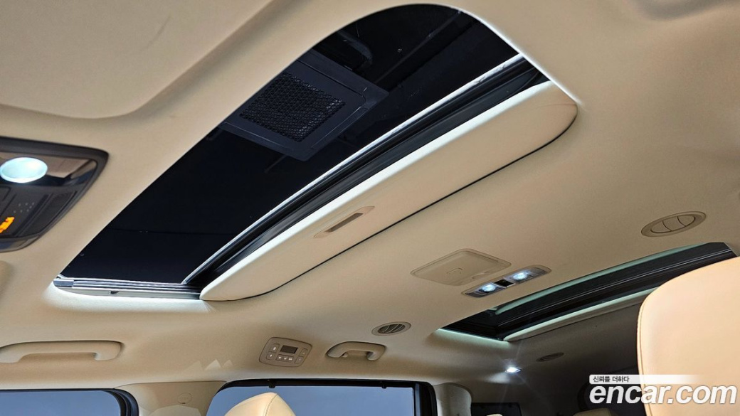 Kia Carnival 9-Seater Signature, 2023