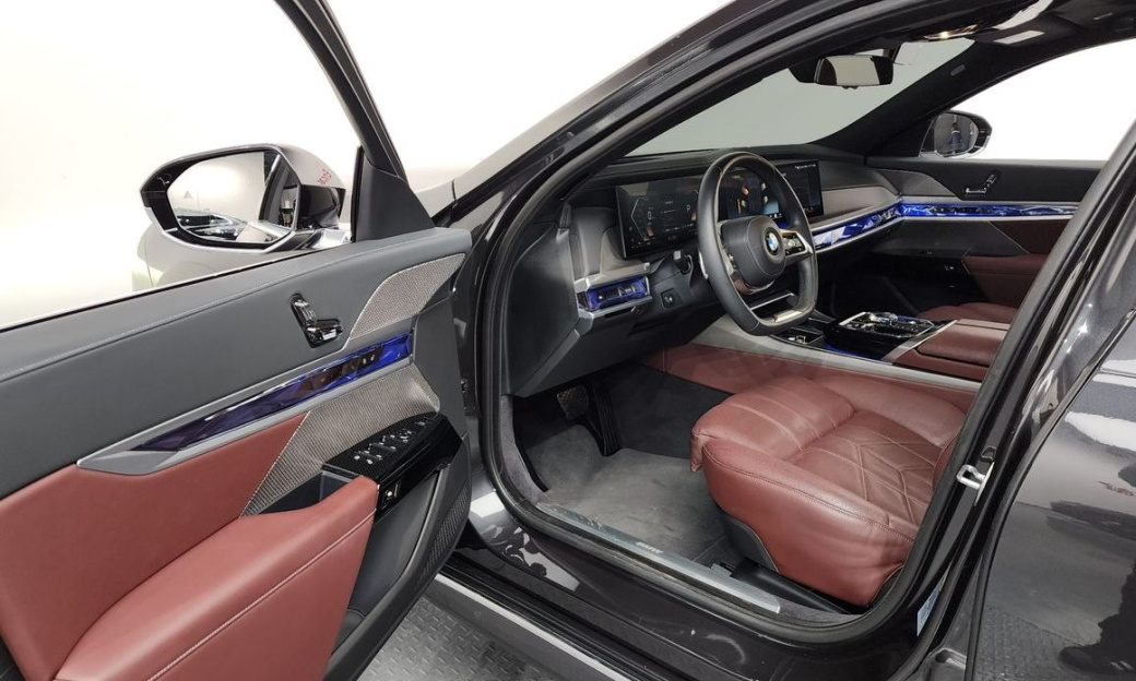 BMW 7-Series 740i sDrive Design Pure Excellence, 2023
