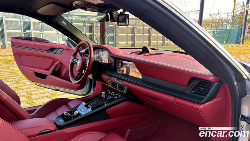 Porsche 911 Carrera GTS, 2025