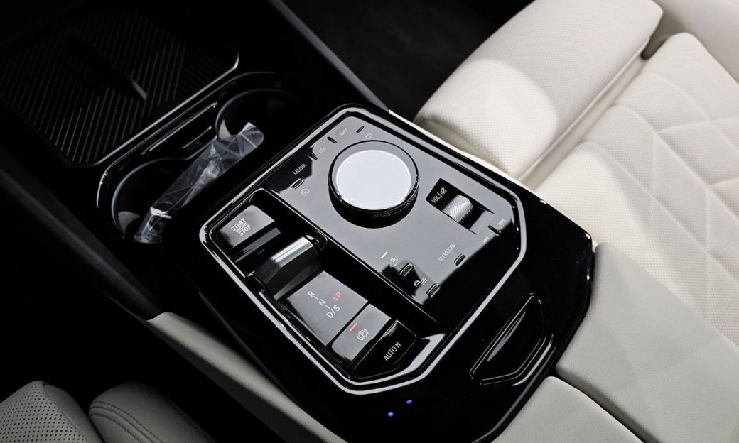BMW 5-Series 520i M Sport, 2024
