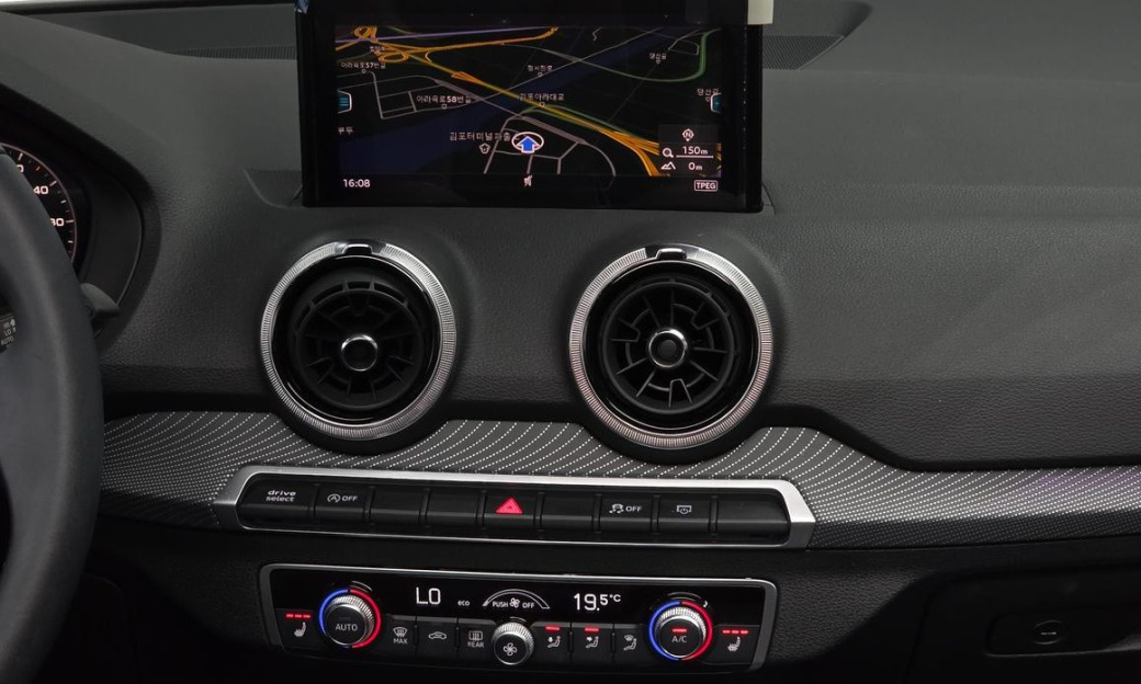 Audi Q2 35 TDI Premium, 2023