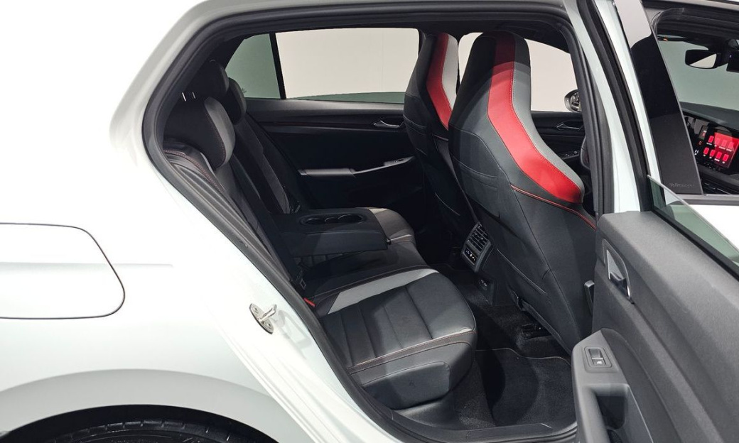 Volkswagen Golf 2.0 GTI, 2024