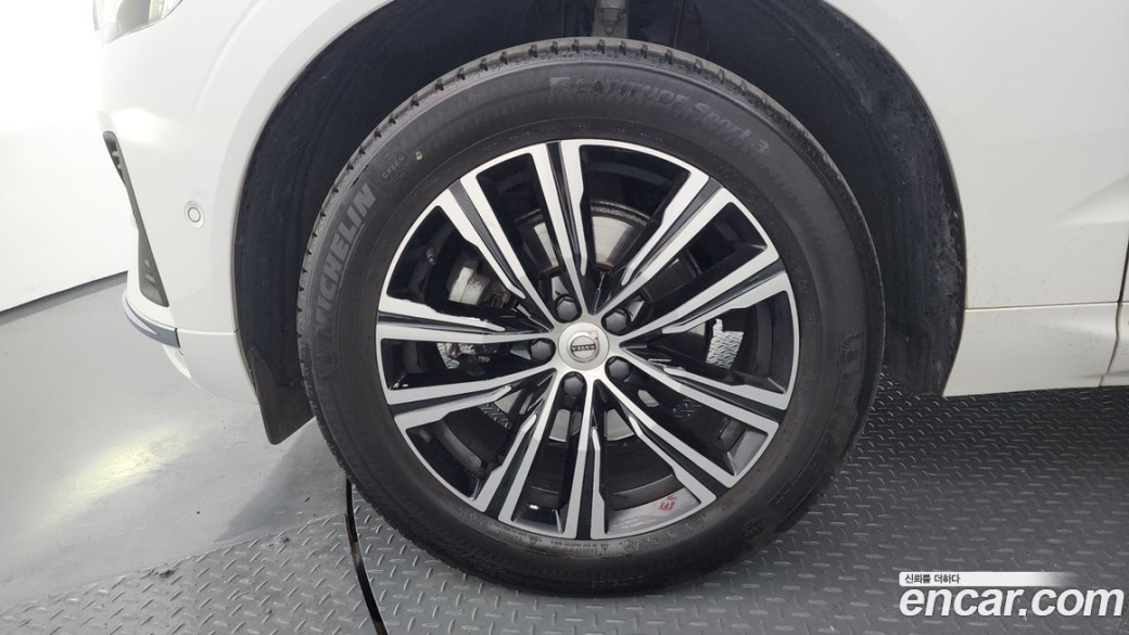 Volvo XC60 B5 Inscription, 2022