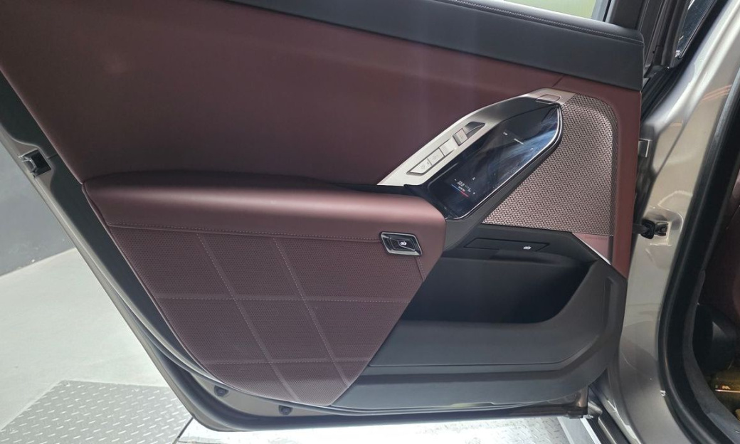 BMW 7-Series 740d xDrive M Sport, 2025