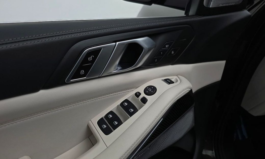 BMW X5 M50i, 2023