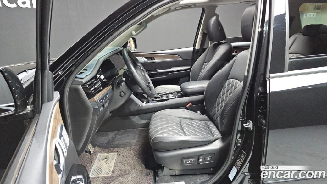 Kia Mohave Diesel 3.0 4WD 5-Seater, 2022
