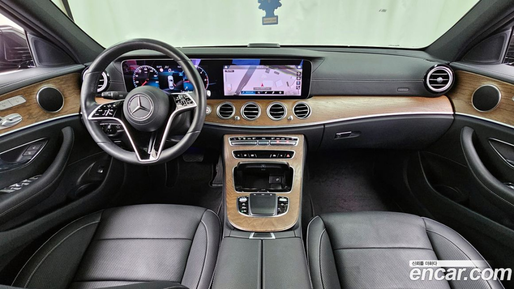 Mercedes-Benz E-Class E220d 4MATIC Exclusive, 2021