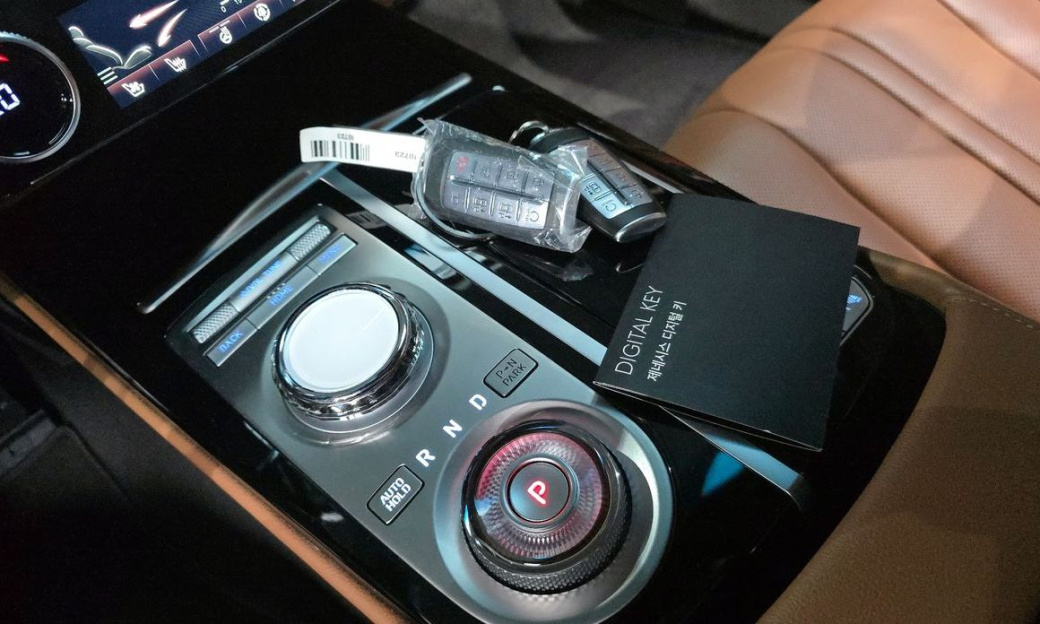 Genesis G80 Gasoline 2.5 Turbo 2WD, 2024