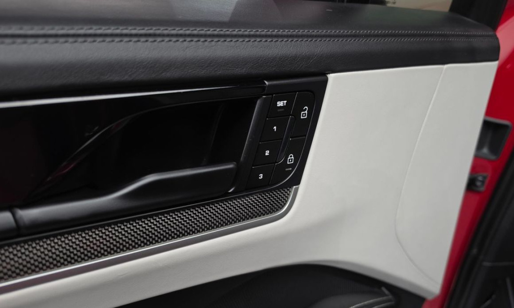 Porsche Cayenne 3.0, 2024
