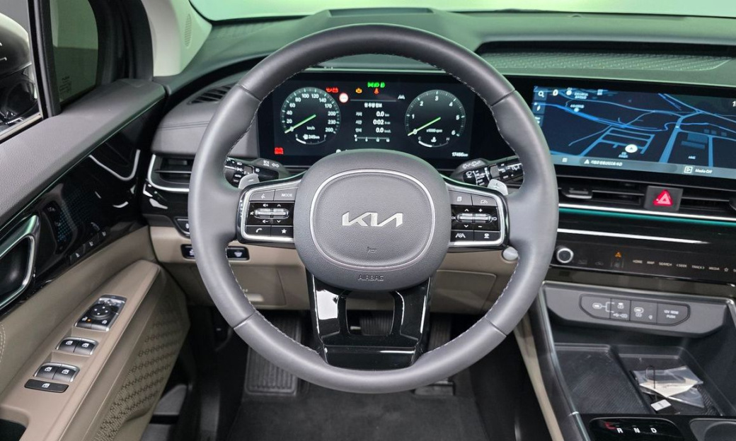 Kia Carnival 7-Seater Gravity, 2024