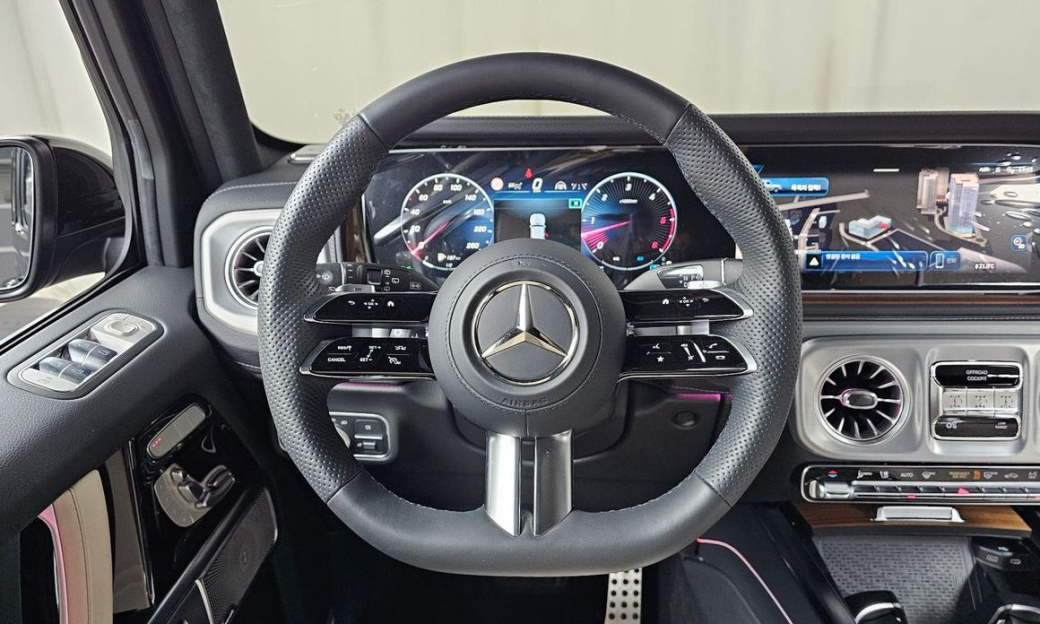 Mercedes-Benz G-Class G450d, 2025