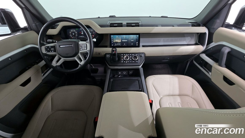 Land Rover Defender 110 D250 SE, 2022