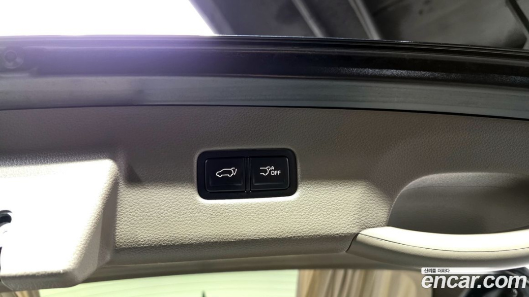 Kia Carnival 9-Seater Hi-Limousine, 2022