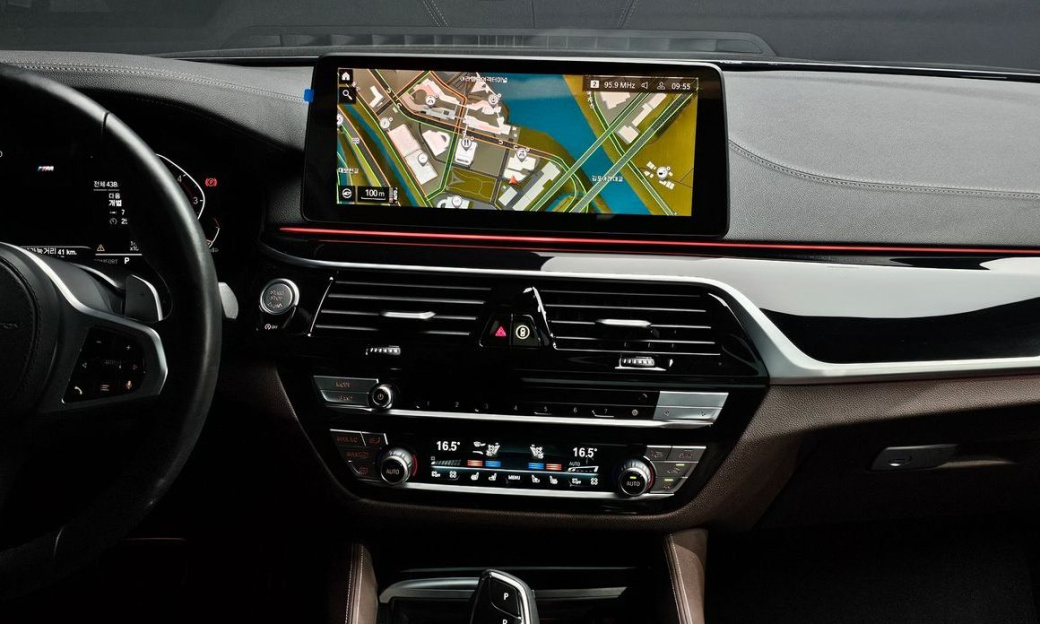 BMW 5-Series 530i M Sport Package, 2023