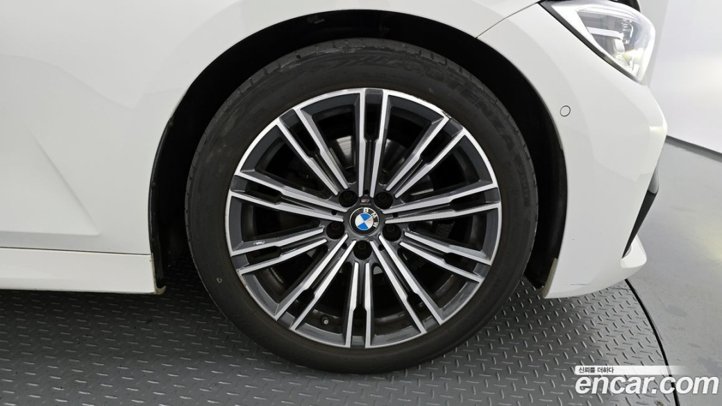 BMW 3-Series 320i M Sport, 2022