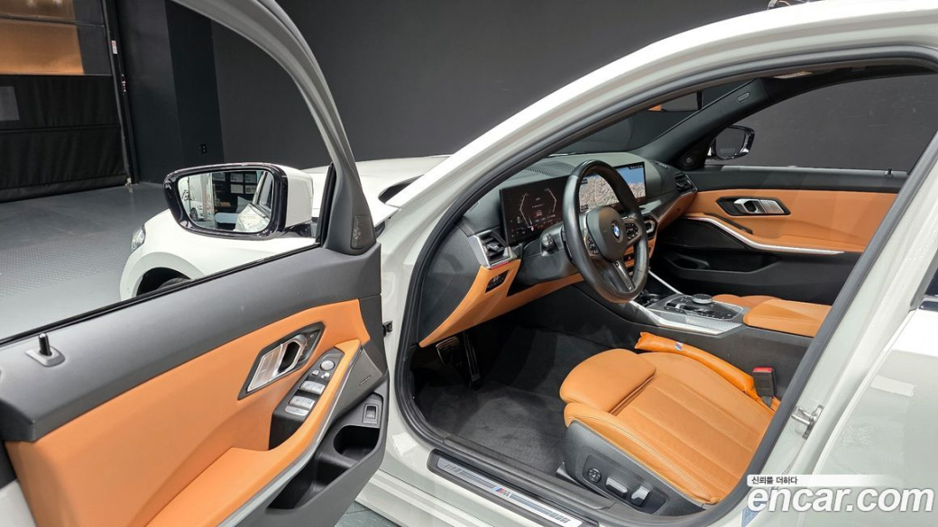 BMW 3-Series 320i M Sport, 2024