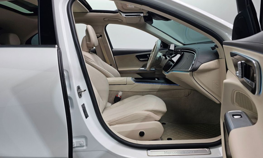Mercedes-Benz E-Class E220d 4MATIC Exclusive, 2024