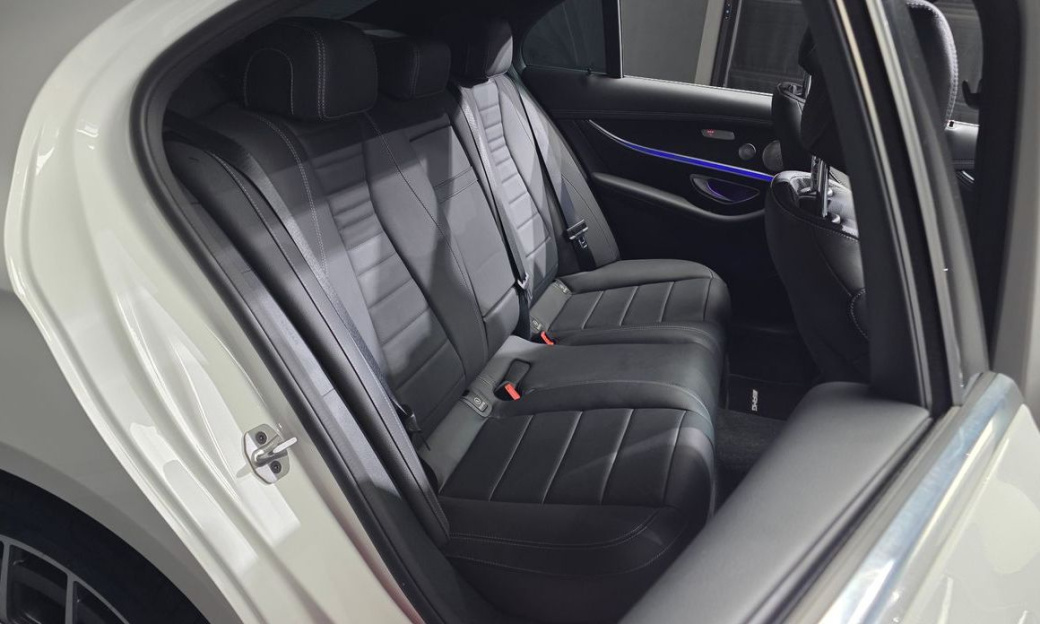 Mercedes-Benz E-Class E220d 4MATIC AMG Line, 2022